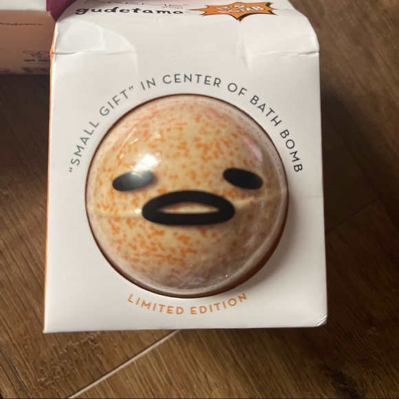 SANRIO (Creme Shop)-4 NWT Character Bath Bomb Set - Picture 4 of 9